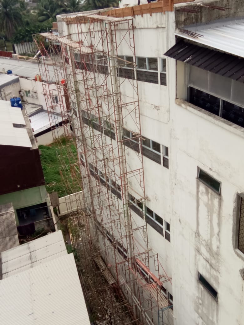 Melakukan Pembangunan dan Renovasi Gedung