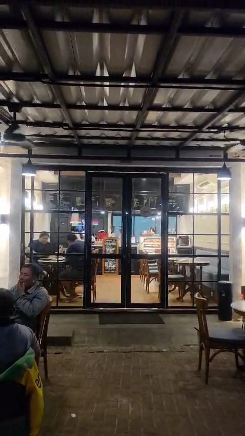 Pekerjaan Interior di Restoran BSD (House of Croissant)